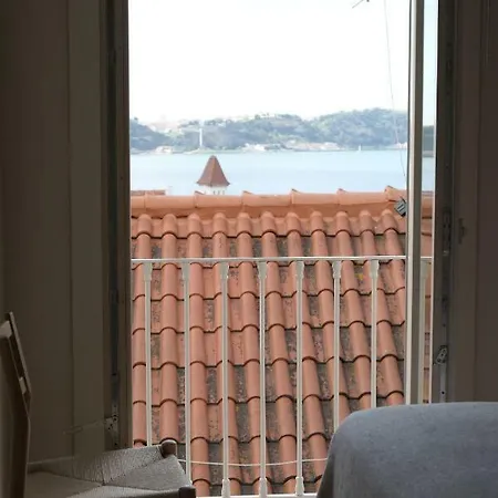 Casas Na Portuguesa - Bica Chiado